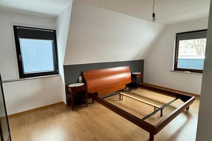 Wohnung Brake (Unterweser) - 4 Zimmer, 120 m&sup2;, 900&euro; | Angebot:24815620