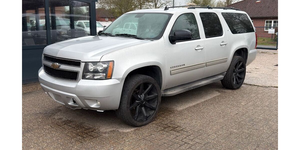 Chevrolet Suburban 236.500 km 15.999 &euro; Apen 26689