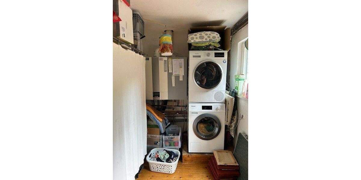 Provisionsfrei - Schöne Doppelhaushälfte mit möbliertes Appartement in idyllischer Stadtlage Nähe der Universität! 4 zimmer