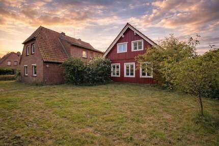 Haus Bösel - 11 Zimmer, 315 m&sup2;, 332.000&euro; | Angebot:20154672