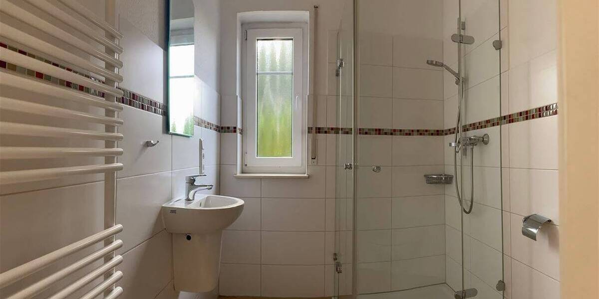 Privatstraße- gepflegtes Einfamilienhaus mit Doppelcarport 6 zimmer