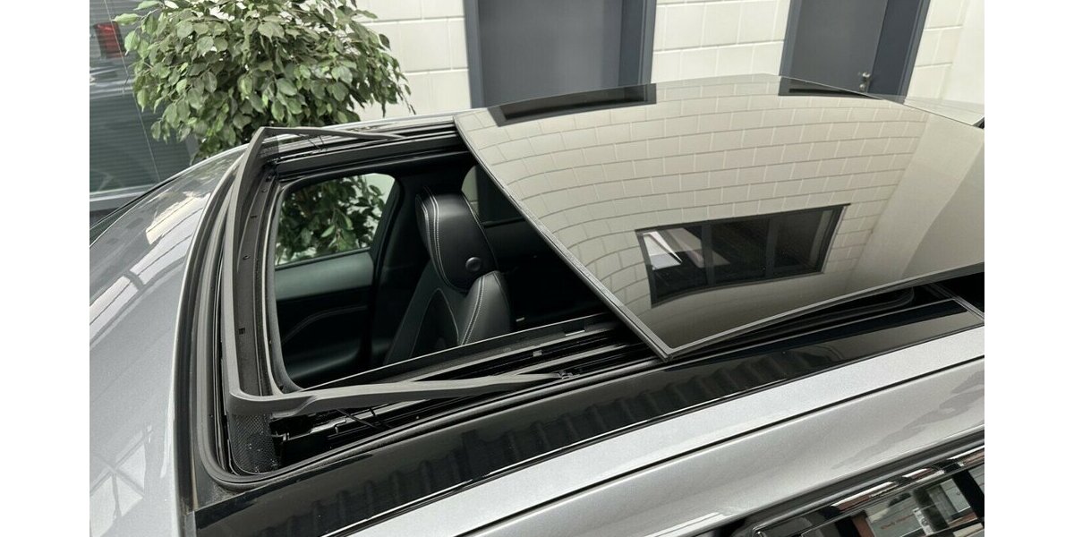 Jaguar F-Pace 3,0 D AWD R-Sport +AHK+Panorama+Navi+Kamera 92.200 km 28.990 € Jaderberg 26349