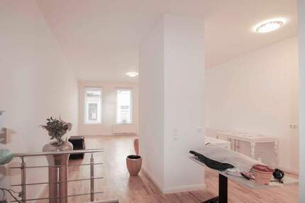 Aufgepaßt!!! Sanierte Innenstadtwohnung, unterschiedlich nutzbar (Büro Praxis oder Wohnung) 2 zimmer