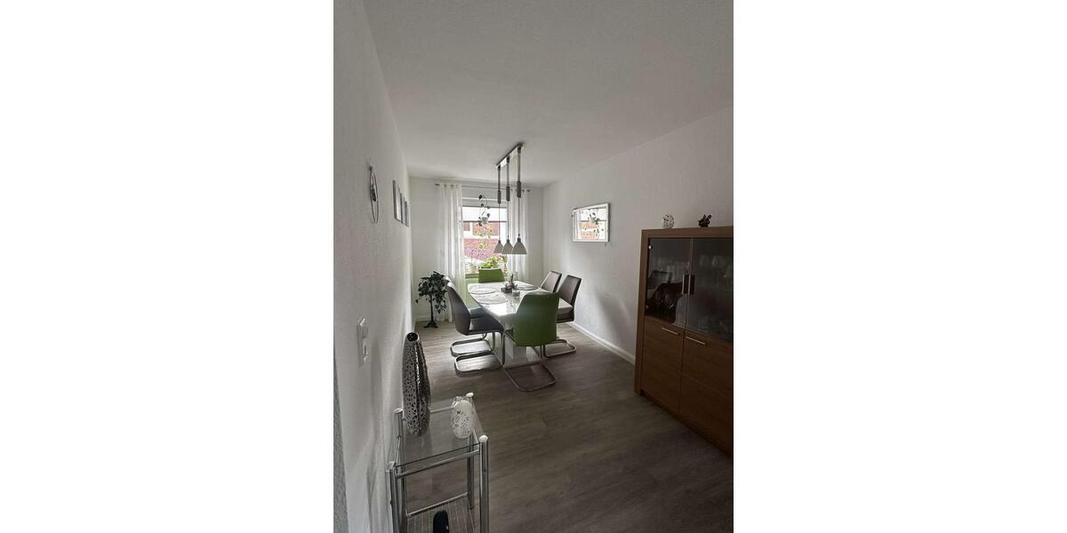 Etagenwohnung Bad Zwischenahn - 3 Zimmer, 80 m&sup2;, 950&euro; | Angebot:26163782