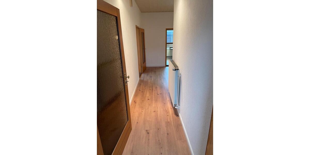 Etagenwohnung Delmenhorst - 5 Zimmer, 120 m&sup2;, 1.250&euro; | Angebot:26632954