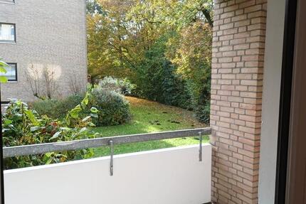 Sanierte 2 Zi-Wohnung mit Loggia in Oldenburg-Eversten zimmer