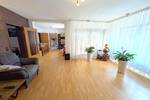 Erdgeschoss-Wohnung im 2-Familienwohnhaus !