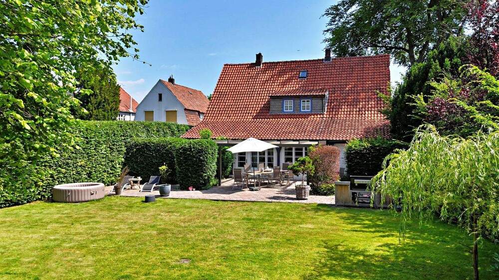 Einfamilienhaus Delmenhorst Mitte - 6 Zimmer, 230 m&sup2;, 669.000&euro; | Angebot:25798701
