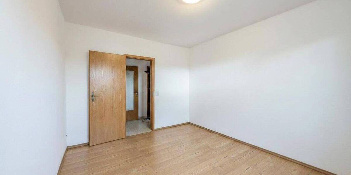 Mehrfamilienhaus, Wohnhaus Varel - 7 Zimmer, 212 m&sup2;, 339.000&euro; | Angebot:26070425