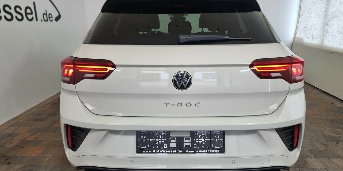 VW T-Roc R-Line 2025 LED-Matrix IQ Kamera VIC DSG 30.400 km 27.500 &euro; Garrel 49681
