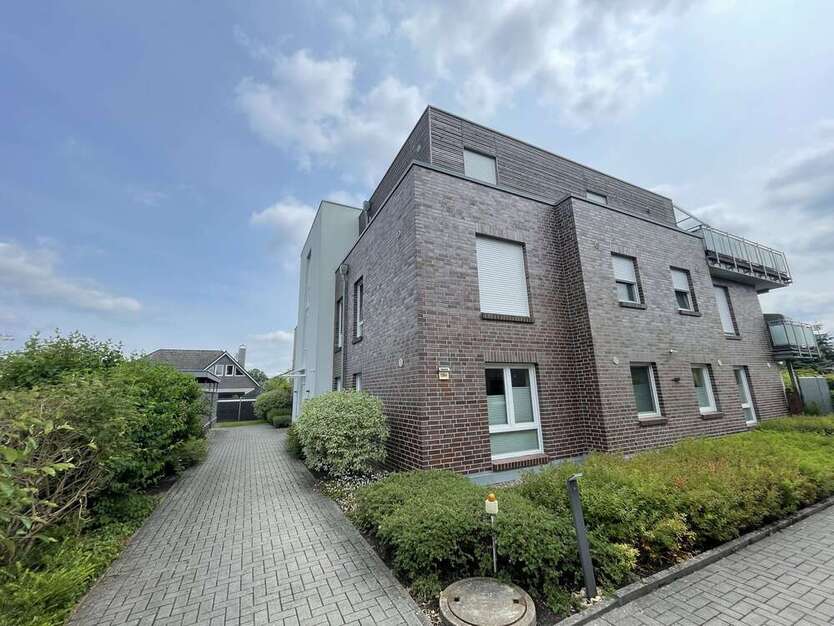 Wohnung zum Mieten in Oldenburg 2.450 € 218.55 m²