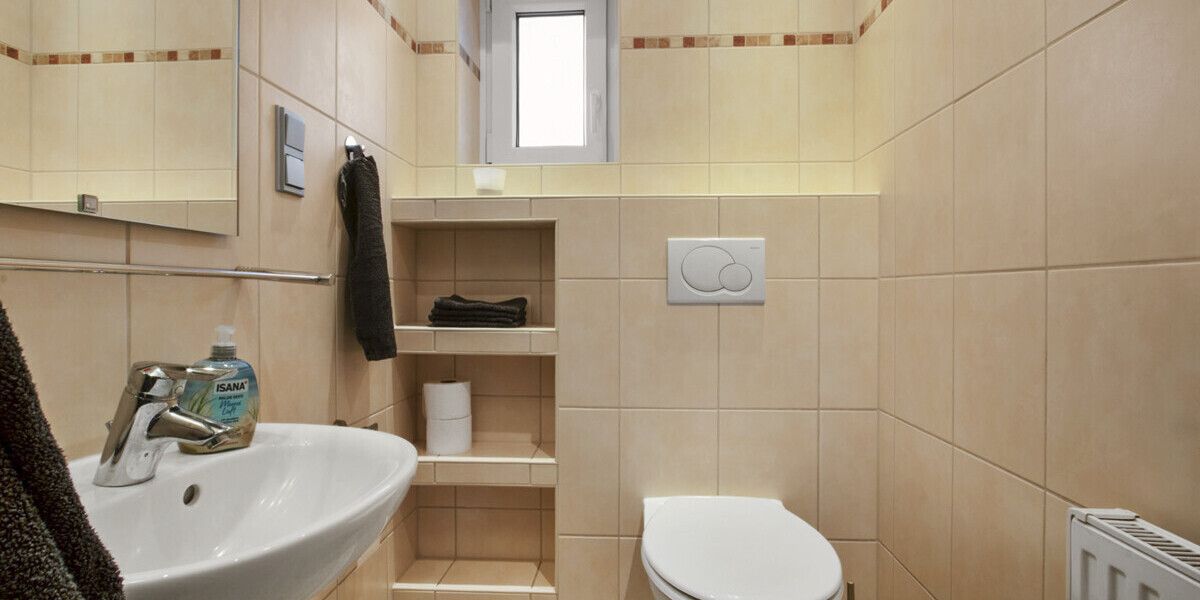 Ganderkesee-Schierbrok Renoviertes Einfamilienhaus in Feldrandlage mit Keller, Garage und EBK - Einfamilienhaus Ganderkesee | Angebot:26366702