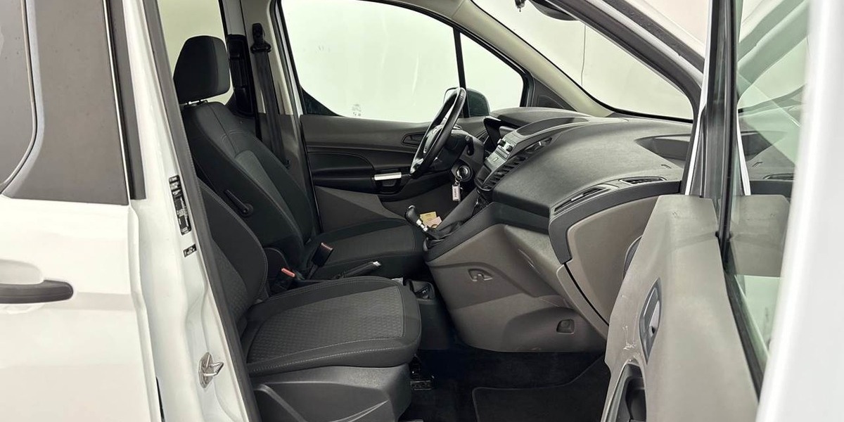 Ford Transit Connect 5Sitze 1.HAND PDC/SPUR/ 55.877 km 15.990 &euro; Hatten 26209