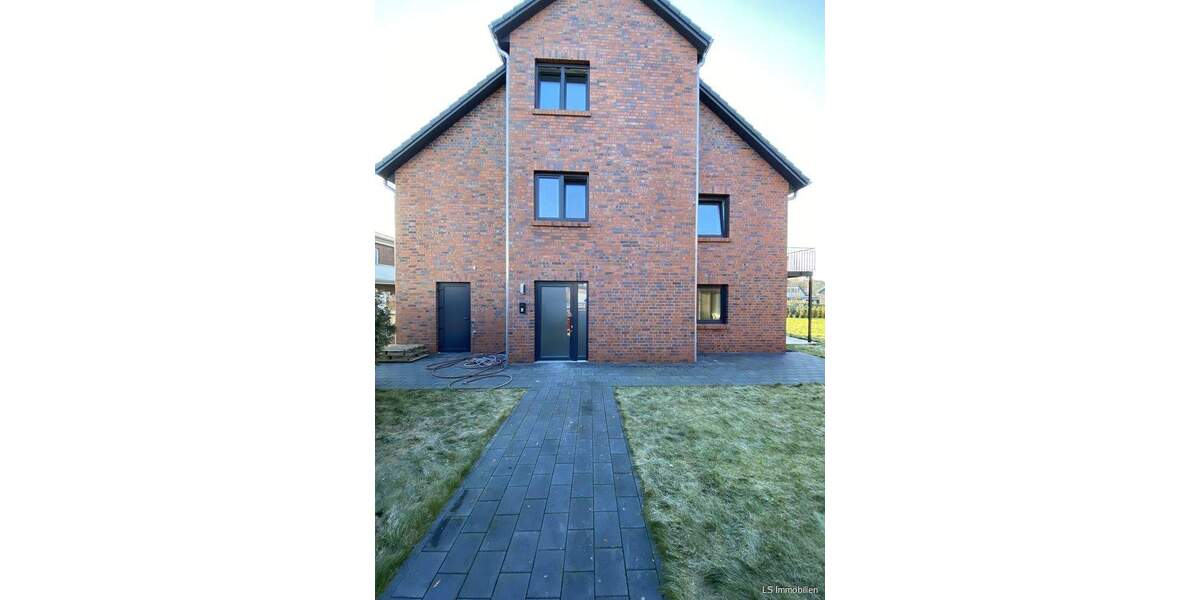 Großzügige Dachgeschosswohnung mit Fáhrstuhl und Balkon 5 zimmer