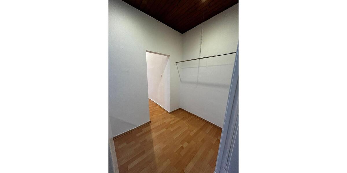 Mehrfamilienhaus, Wohnhaus Oldenburg Kreyenbrück - 6 Zimmer, 150 m&sup2;, 469.000&euro; | Angebot:25854803