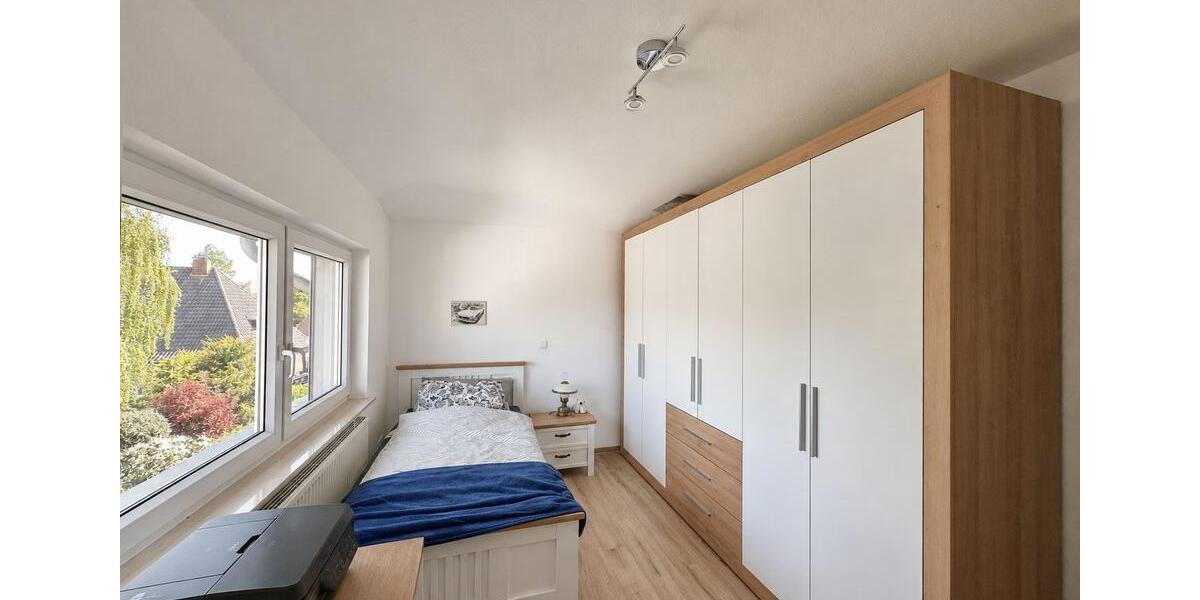 Dachgeschoßwohnung Westerstede - 3 Zimmer, 98 m&sup2;, 900&euro; | Angebot:26599586