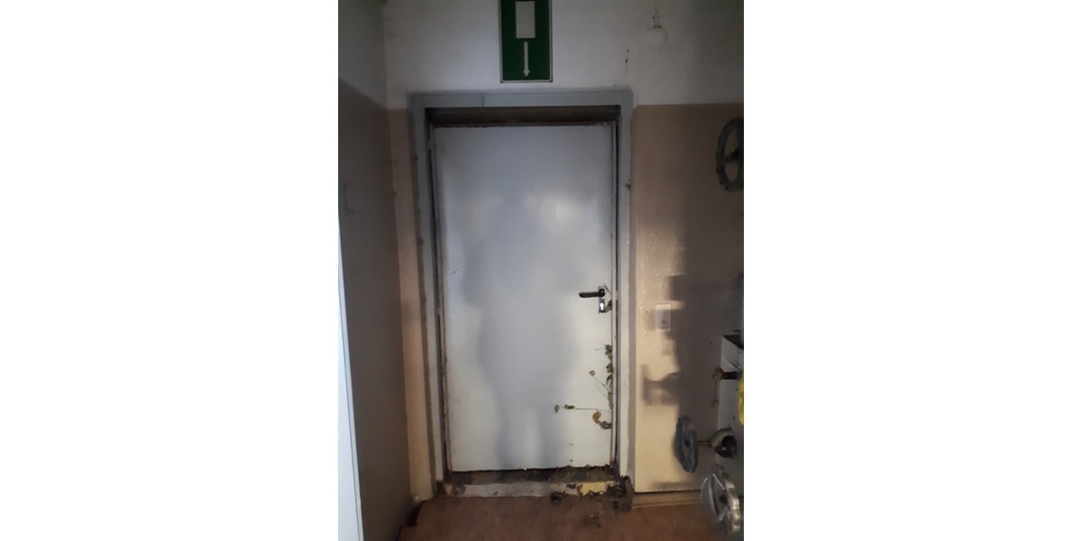 2.670 m² Kaltlagerhalle mit 100 m² Bürotrakt in Elsfleth-Moordorf - Gewerbeobjekt Elsfleth | Angebot:26229628