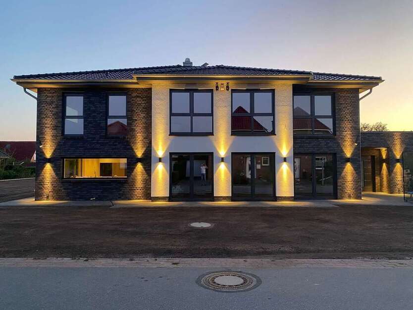Haus zum Kaufen in Varel 2.300.000 € 343 m²