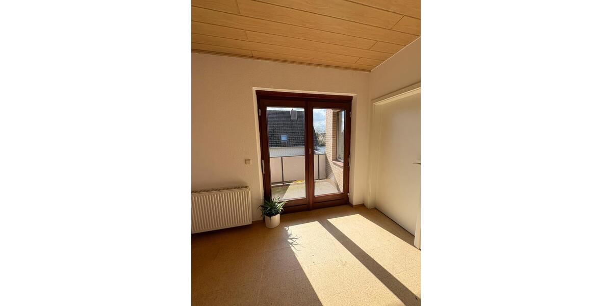 Dachgeschoßwohnung Oldenburg Alexandersfeld - 3 Zimmer, 68 m&sup2;, 980&euro; | Angebot:26445273