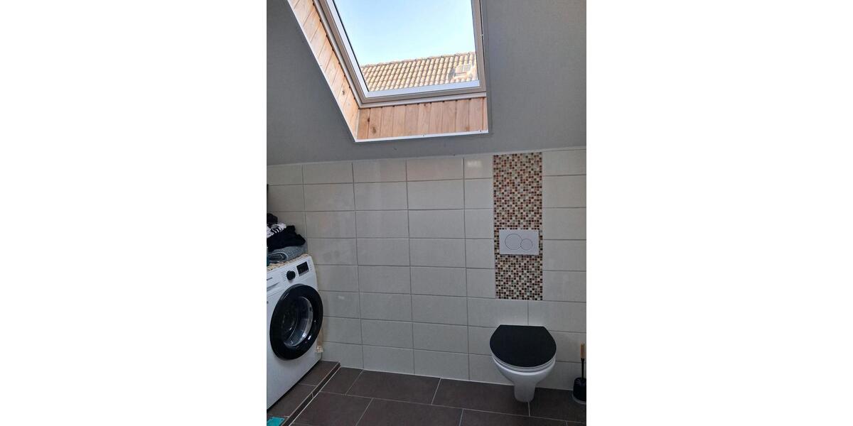 Dachgeschoßwohnung Delmenhorst - 4 Zimmer, 100 m&sup2;, 1.350&euro; | Angebot:25843935