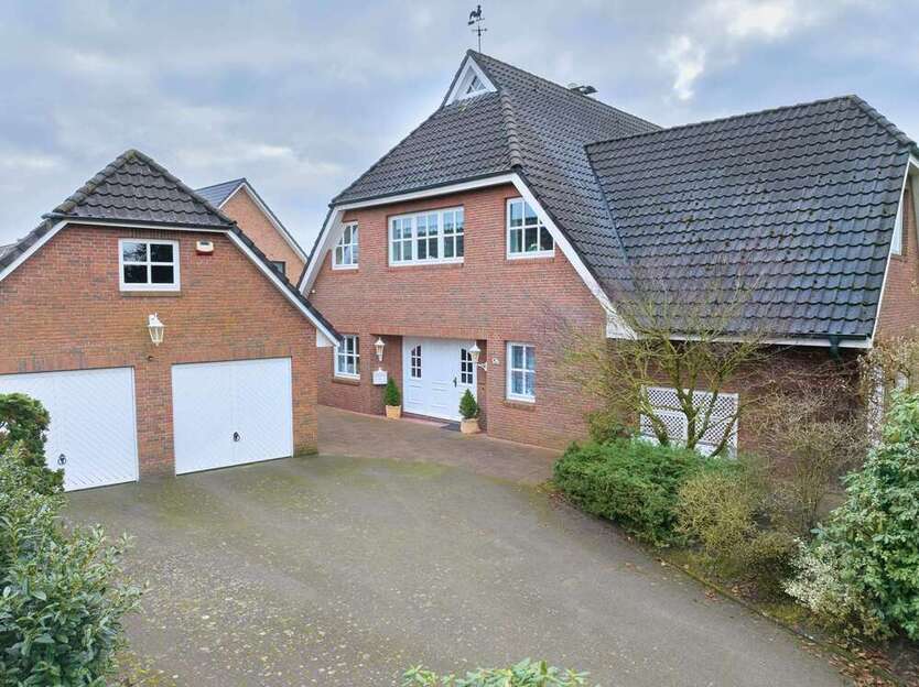Haus zum Kaufen in Ganderkesee 699.000 € 243 m²