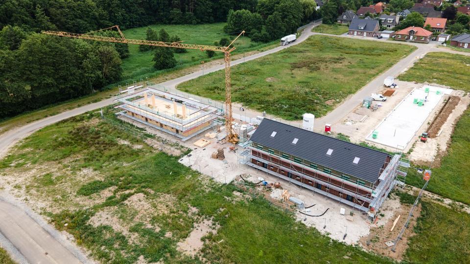 Rastede - Im Göhlen: Neubau-Reihenmittelhaus mit Einbauküche als Erstbezug zimmer
