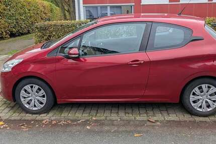 Peugeot 208 138.800 km 3.600 € Oldenburg 26122