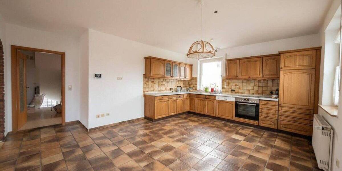 Mehrfamilienhaus, Wohnhaus Varel - 7 Zimmer, 212 m&sup2;, 339.000&euro; | Angebot:26070425