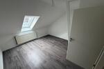 Dachgeschoßwohnung Rastede - 2.5 Zimmer, 120 m&sup2;, 1.200&euro; | Angebot:24572991