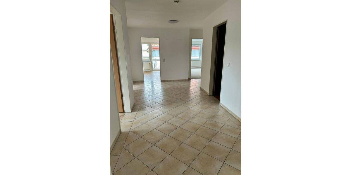 Etagenwohnung Oldenburg Kreyenbrück - 4 Zimmer, 130 m&sup2;, 1.100&euro; | Angebot:26740342