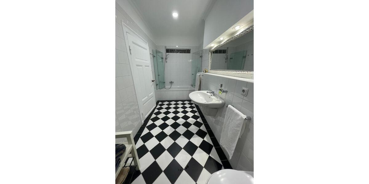 Hochparterre Oldenburg Dobbenviertel - 3 Zimmer, 100 m&sup2;, 2.300&euro; | Angebot:24446698