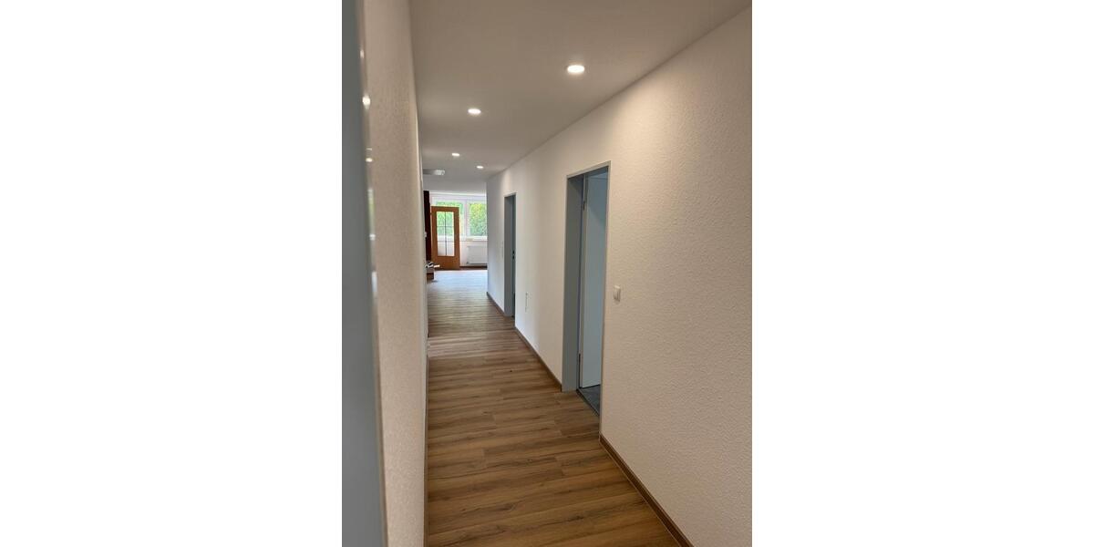 Etagenwohnung Großenkneten - 6 Zimmer, 105 m&sup2;, 1.200&euro; | Angebot:26162095