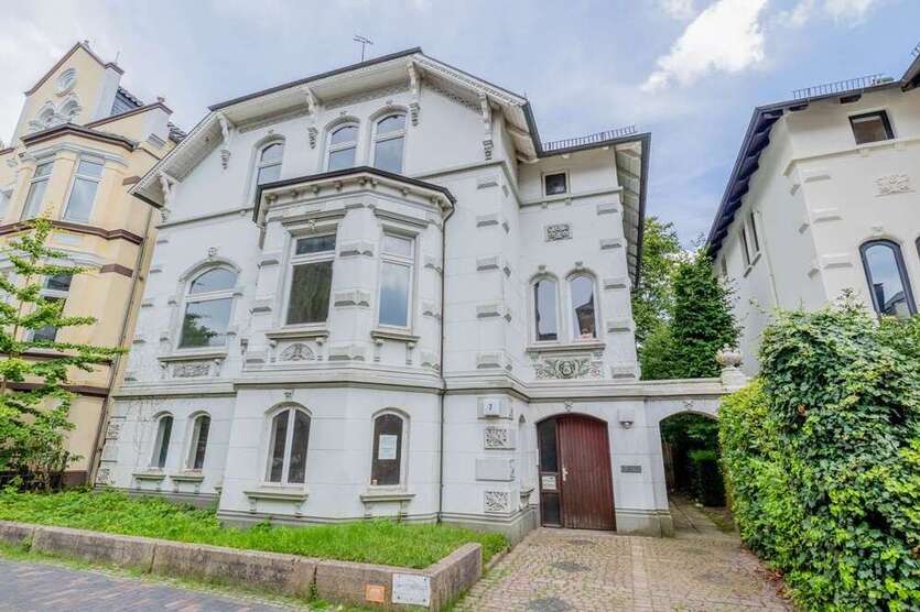 Haus zum Kaufen in Oldenburg 595.000 € 306 m²