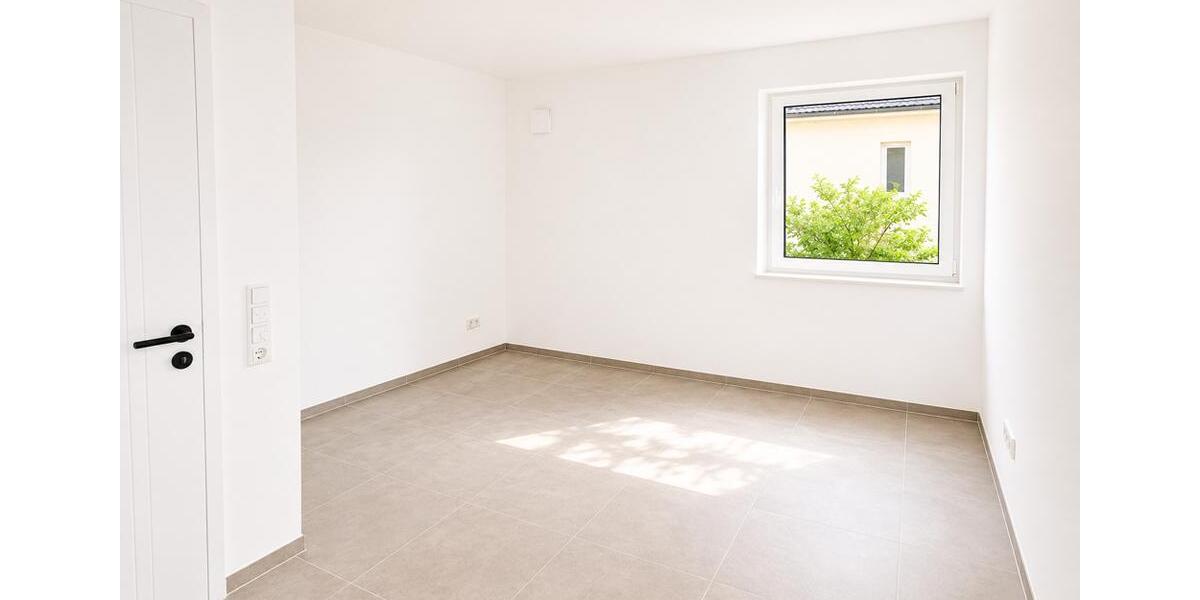 Etagenwohnung Oldenburg Kreyenbrück - 6 Zimmer, 12 m&sup2;, 480&euro; | Angebot:26632517