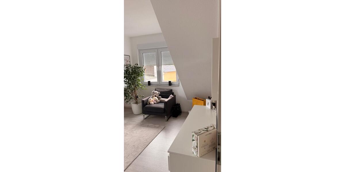 Dachgeschoßwohnung Delmenhorst - 2.5 Zimmer, 77 m&sup2;, 182.000&euro; | Angebot:26795656