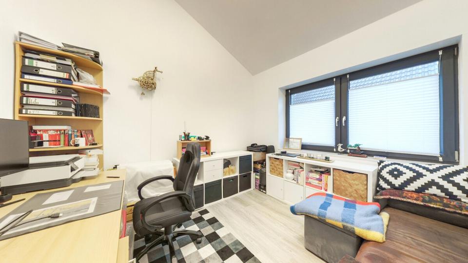 Dachgeschoßwohnung Oldenburg Eversten - 3 Zimmer, 80 m&sup2;, 1.200&euro; | Angebot:25098503