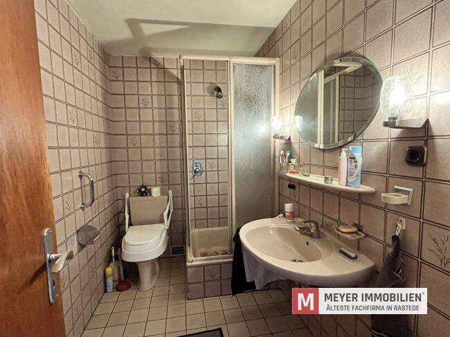 Mehrfamilienhaus, Wohnhaus Oldenburg Donnerschwee - 7 Zimmer, 140 m&sup2;, 220.000&euro; | Angebot:26909452