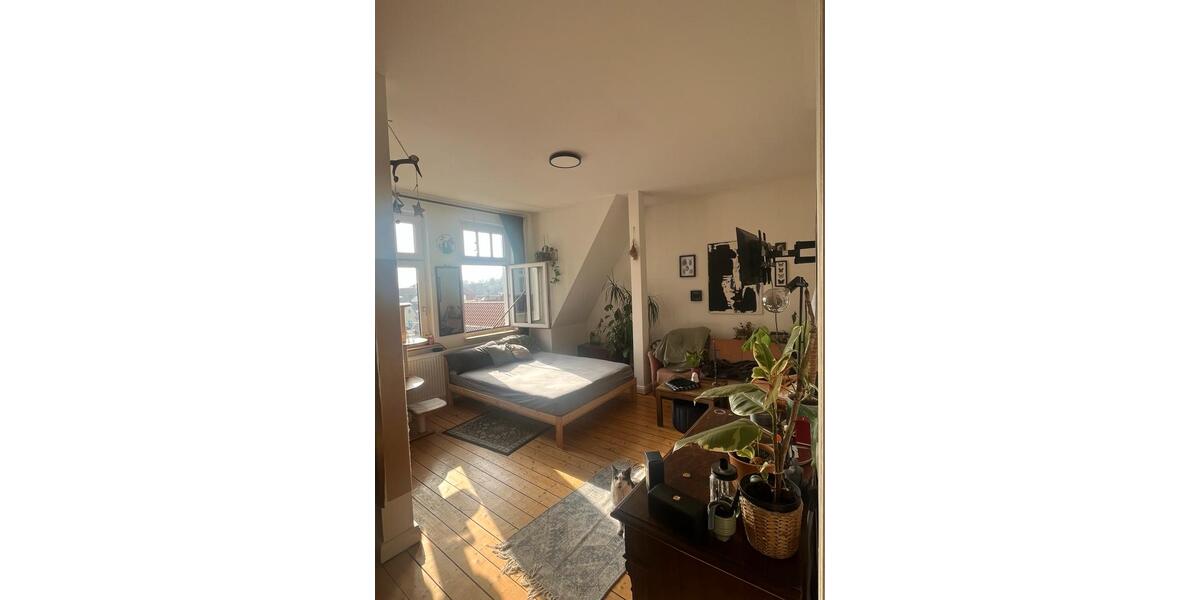 Dachgeschoßwohnung Oldenburg Dobbenviertel - 4 Zimmer, 100 m&sup2;, 435&euro; | Angebot:26031873