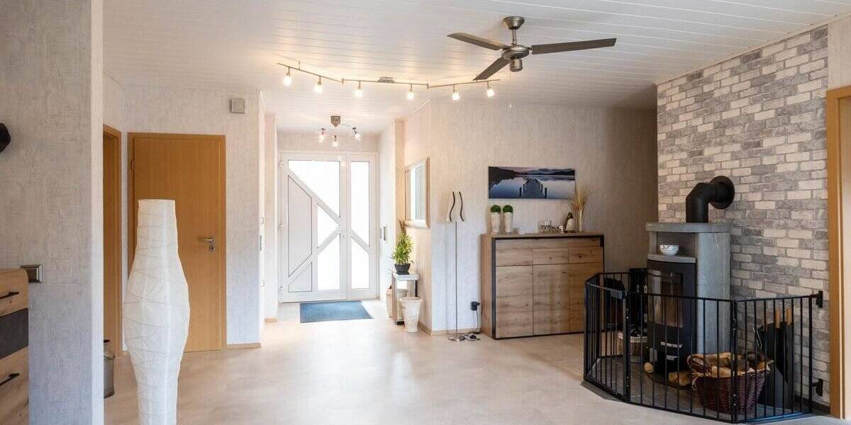 *** ZWEIFAMILIENHAUS in TOP LAGE mit TOP ZUSTAND und MODERNISIERTEM DACH *** 5 zimmer