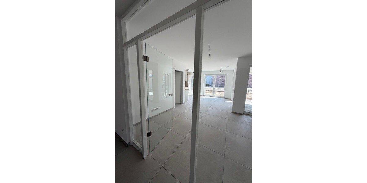 Erdgeschoßwohnung Bad Zwischenahn - 4 Zimmer, 93 m&sup2;, 1.345&euro; | Angebot:26330518