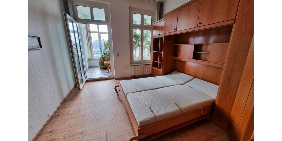 Schön möblierte Wohnung mit Wintergarten, Terrasse und Stellplatz 4 zimmer