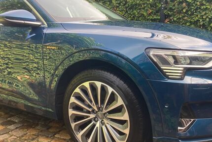 Audi e-tron 82.000 km 31.900 &euro; Oldenburg 26127