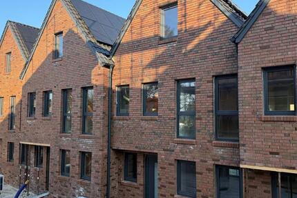 Haus Edewecht - 6 Zimmer, 121 m&sup2;, 1.580&euro; | Angebot:25414114