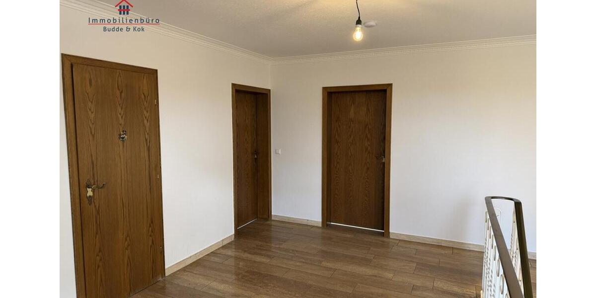 Doppelhaushälfte Friesoythe - 7 Zimmer, 233 m&sup2;, 1.500&euro; | Angebot:26247200
