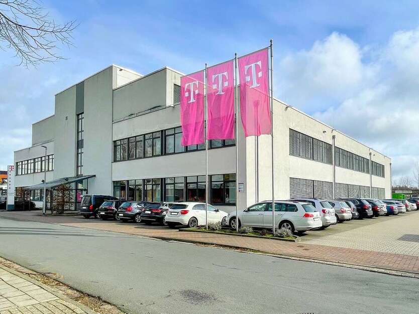 Büro in Westerstede 4.687 € 430 m²