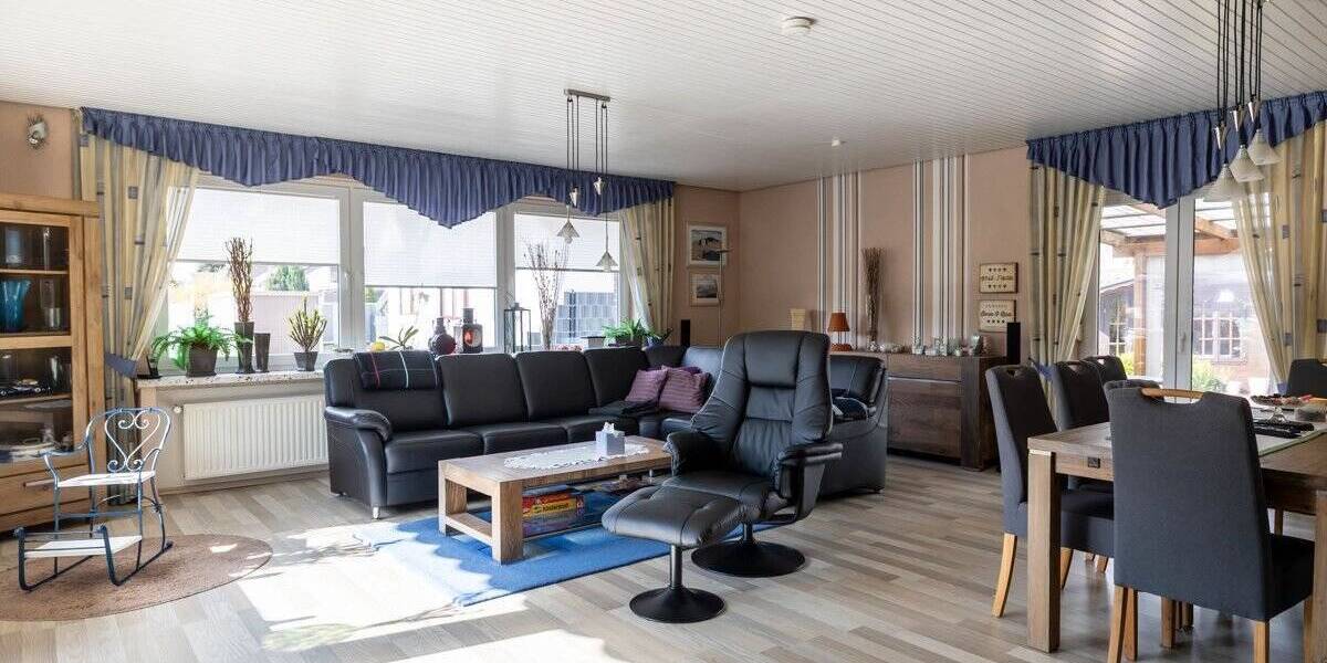 *** ZWEIFAMILIENHAUS in TOP LAGE mit TOP ZUSTAND und MODERNISIERTEM DACH *** 5 zimmer