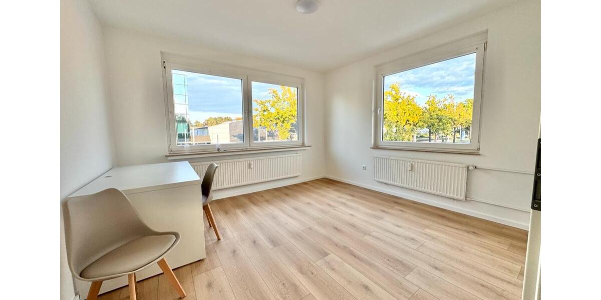 Etagenwohnung Oldenburg Bloherfelde - 6 Zimmer, 14 m&sup2;, 500&euro; | Angebot:25252317