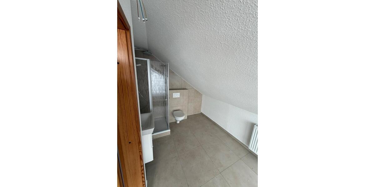Dachgeschoßwohnung Rastede - 2.5 Zimmer, 120 m&sup2;, 1.200&euro; | Angebot:24572991