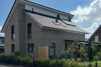 Haus zum Kaufen in Oldenburg Wechloy 670.700 € 142 m²