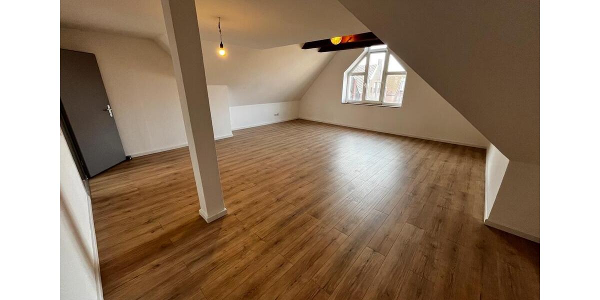 Dachgeschoßwohnung Ganderkesee - 3 Zimmer, 100 m&sup2;, 950&euro; | Angebot:27542185